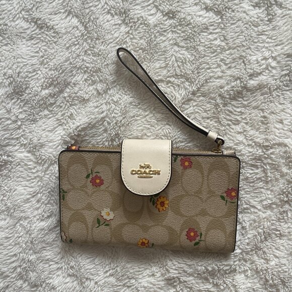 Coach Handbags - ✨NEW (WOT) Coach Tech Wallet, IM/Light Khaki Multi, Tech Wallet